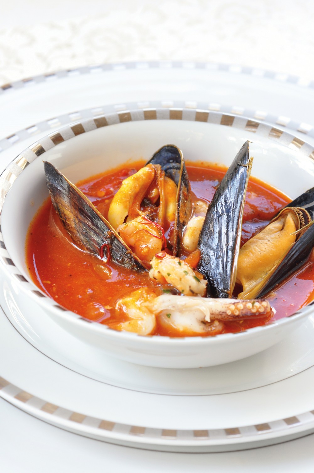 Spanish Style Mussels in tomato and saffron